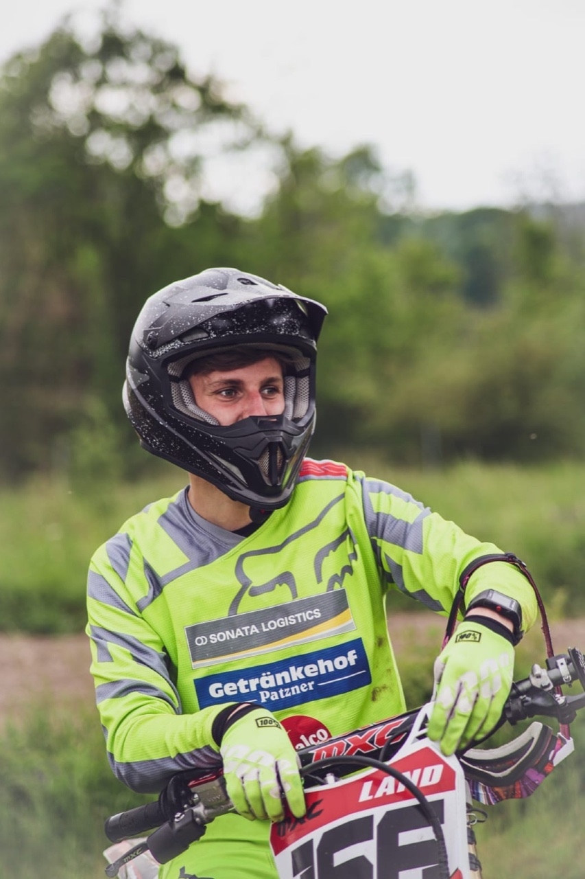 Helmfoto 2021 Jonas Land